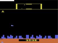 une photo d'Ã©cran de Defender sur Atari 2600